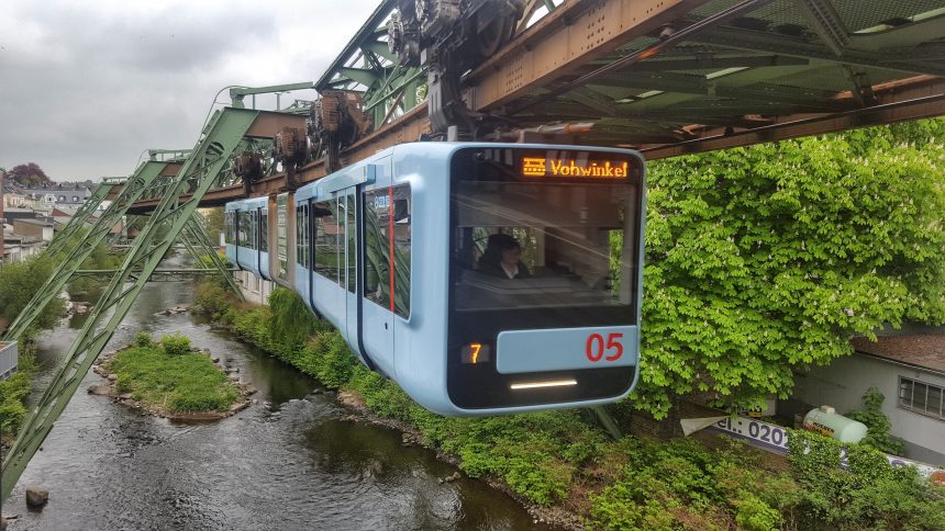 Aktiv sein in Wuppertal: Entdecken Sie die vielfältigen Sport- und Freizeitmöglichkeiten in der grünen Stadt mit Schwebebahn